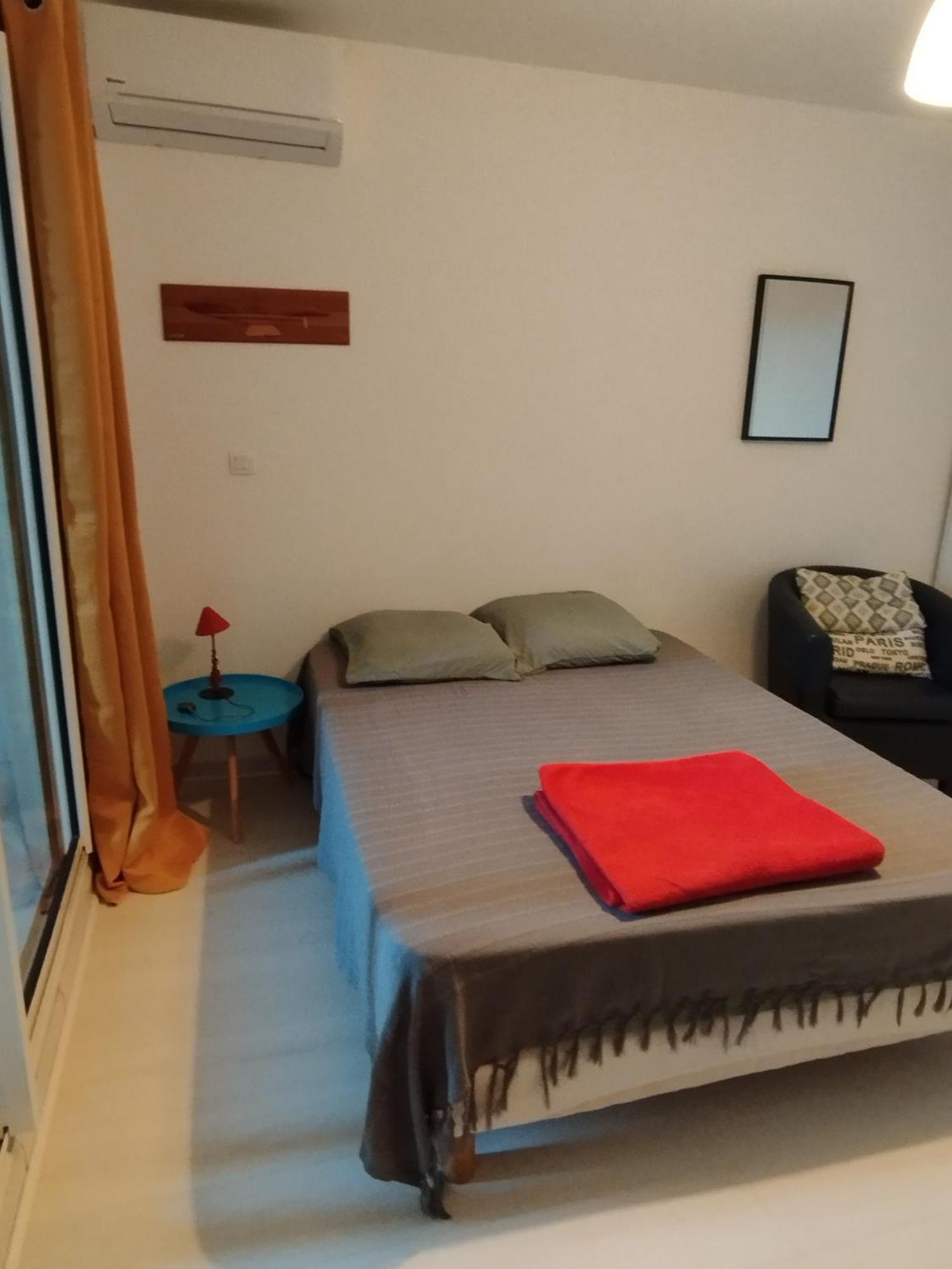 Studio Au Calme Saint-Denis Ngoại thất bức ảnh